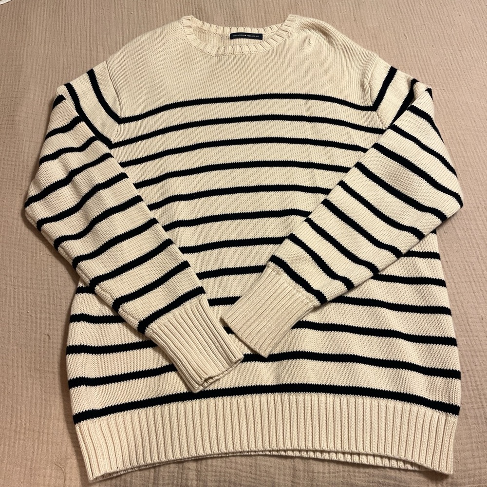 Brandy Melville Cream and Black Crew Neck Sweater